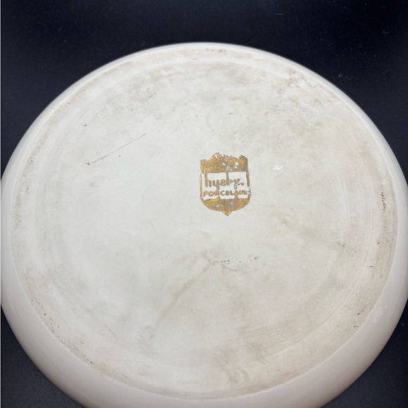 Vintage Hyalyn Porcelain Plate 8” Victorian Ladies Lounging Lounging Renaissance - Picture 4 of 10